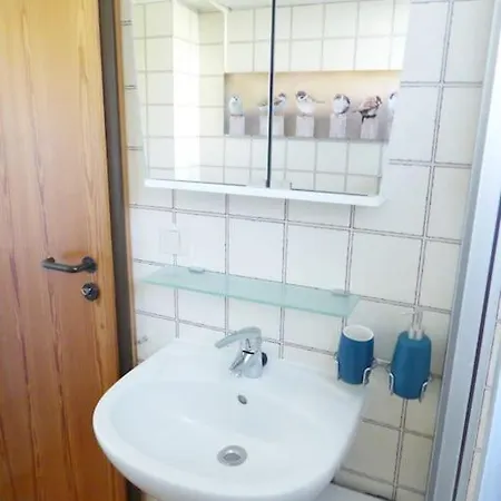 Апартаменты Wohlfuhl-apartment Mit Sonnigem Balkon Бюзум